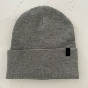 Lululemon Beanie in Gray, size S/M